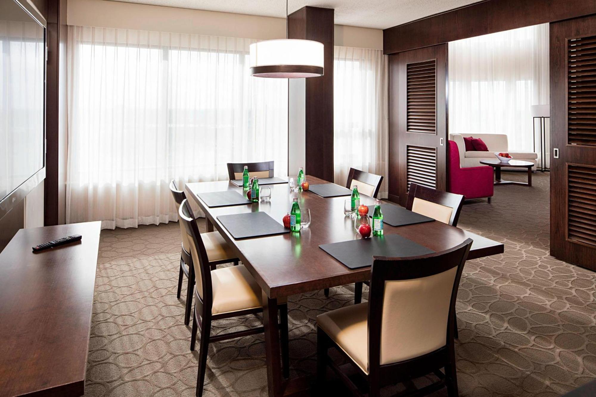 Delta Hotels By Marriott Edmonton South Conference Centre Εξωτερικό φωτογραφία