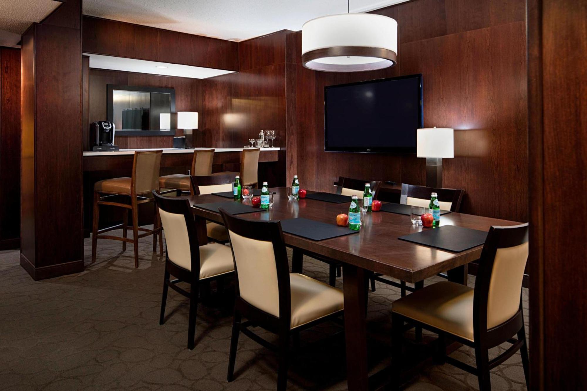 Delta Hotels By Marriott Edmonton South Conference Centre Εξωτερικό φωτογραφία